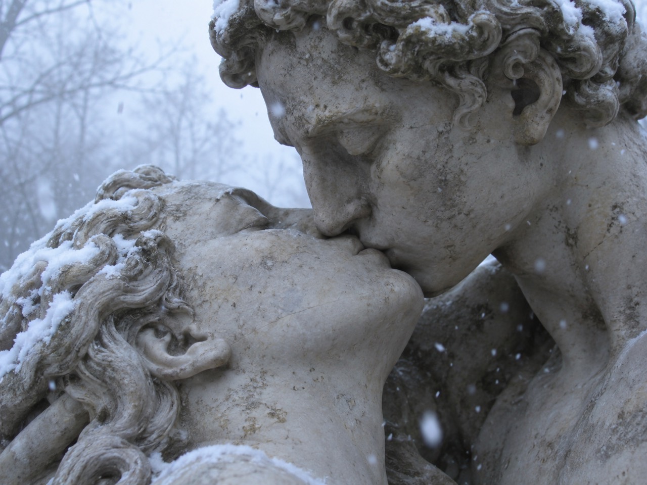 Close Kiss